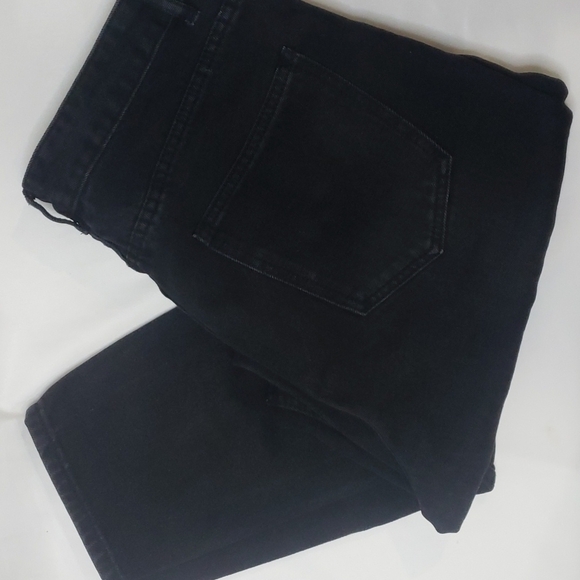 FREE with Purchase Mom Ultra High Rise Distressed Jeans - Picture 1 of 12